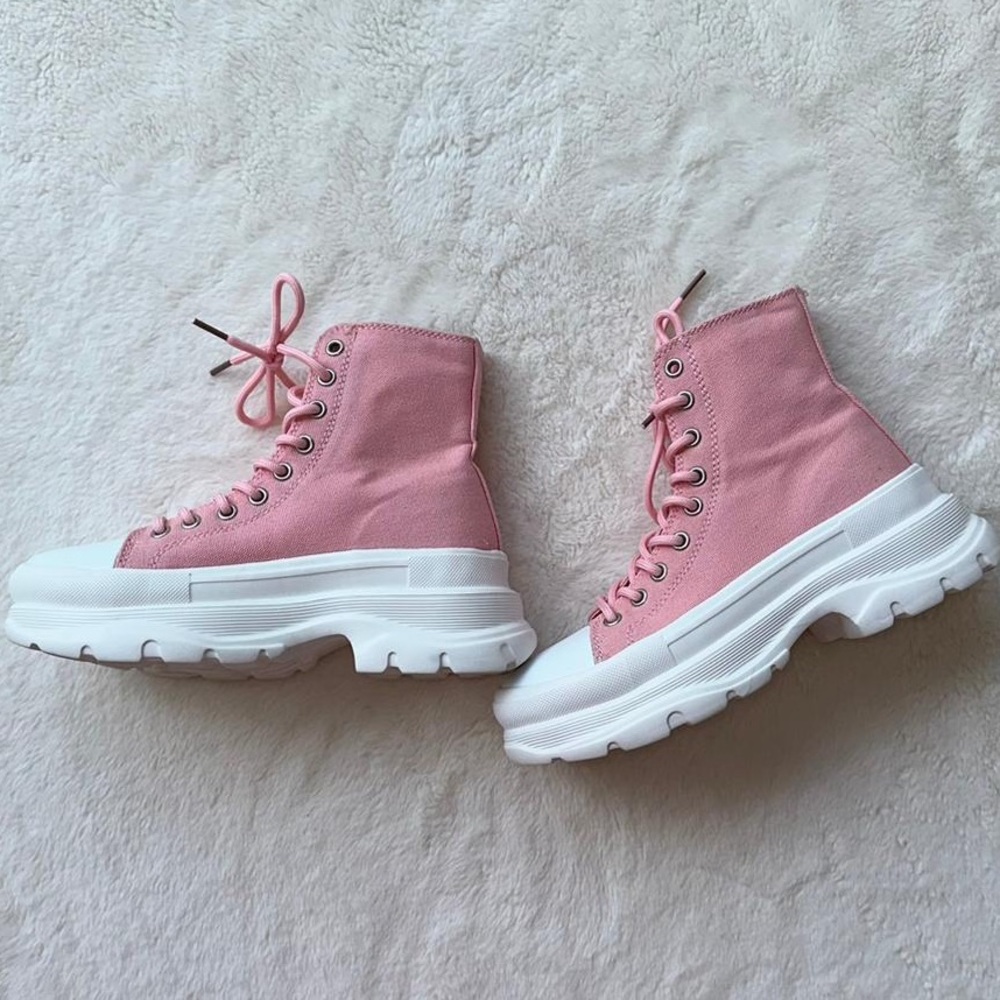 Deportivo women platform.